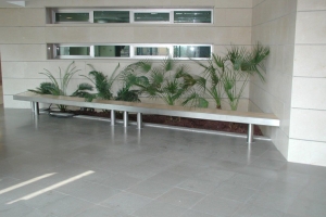 ספסל נירוסטה פינתי בשילוב עץ אלון מכון ויצמן רחובות ספסל נירוסטה פינתי בשילוב עץ אלון מכון ויצמן רחובות